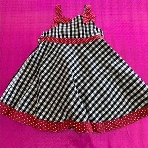 How adorable would this look on your little one...